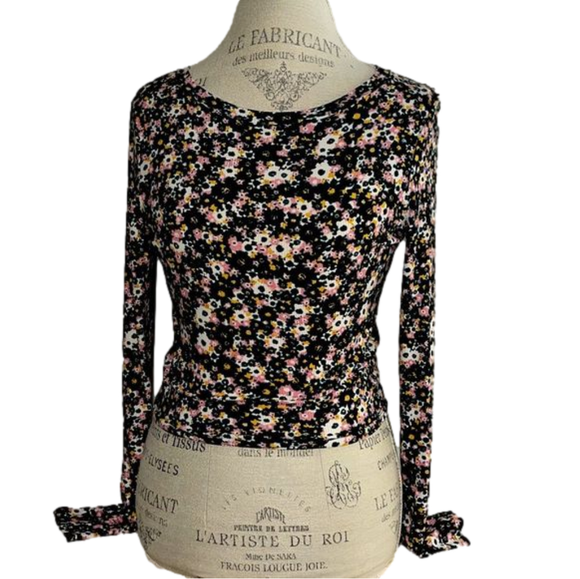 NWOT Y2K WOMENS CROPPED RIBBED KNIT FLORAL LONG SLEEVE TOO SIZE LARGE - Picture 2 of 8